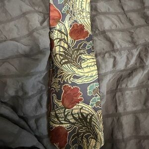 Christian Dior Floral Pattern Silk Tie with Red Tulips